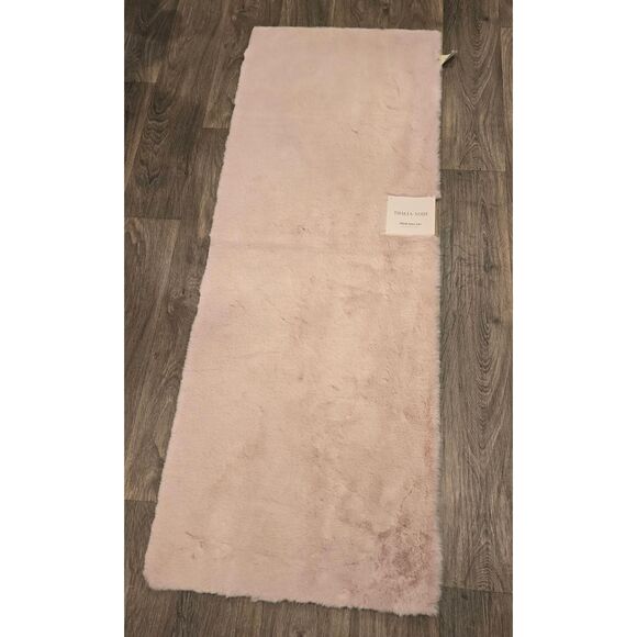 Thalia Sodi Plush Faux Fur Accent Rug- Pink - Picture 4 of 7